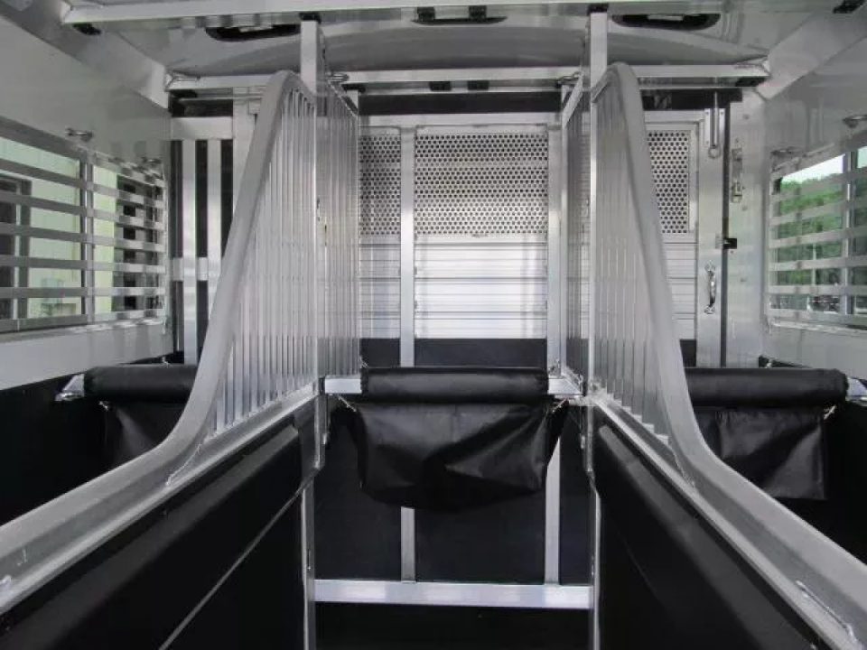 New 4-Star Trailers 6 Horse Head to Head with Dressing Room Horse Trailer
