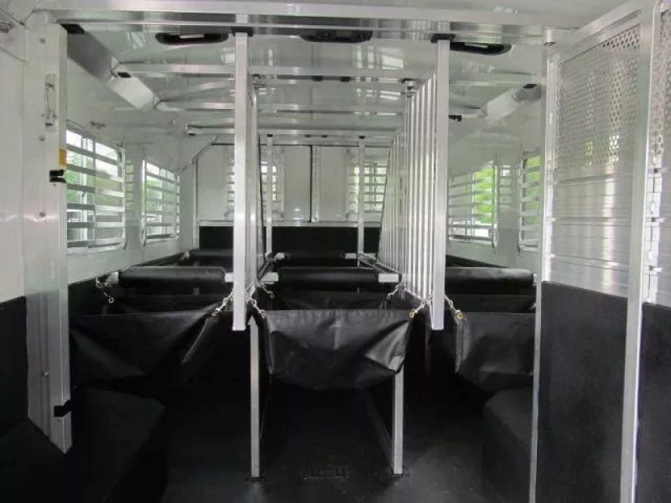 New 4-Star Trailers 6 Horse Head to Head with Dressing Room Horse Trailer