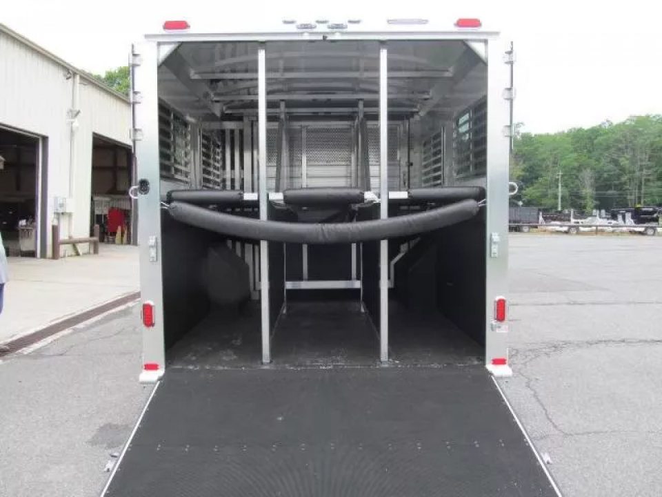 New 4-Star Trailers 6 Horse Head to Head with Dressing Room Horse Trailer