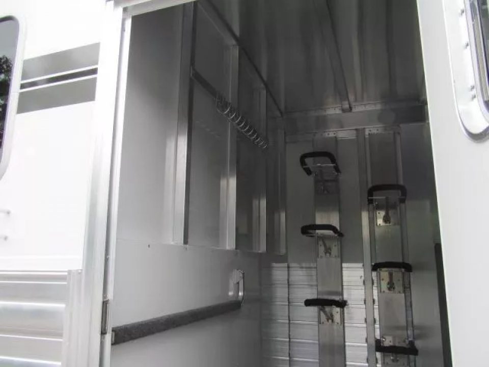 New 4-Star Trailers 6 Horse Head to Head with Dressing Room Horse Trailer
