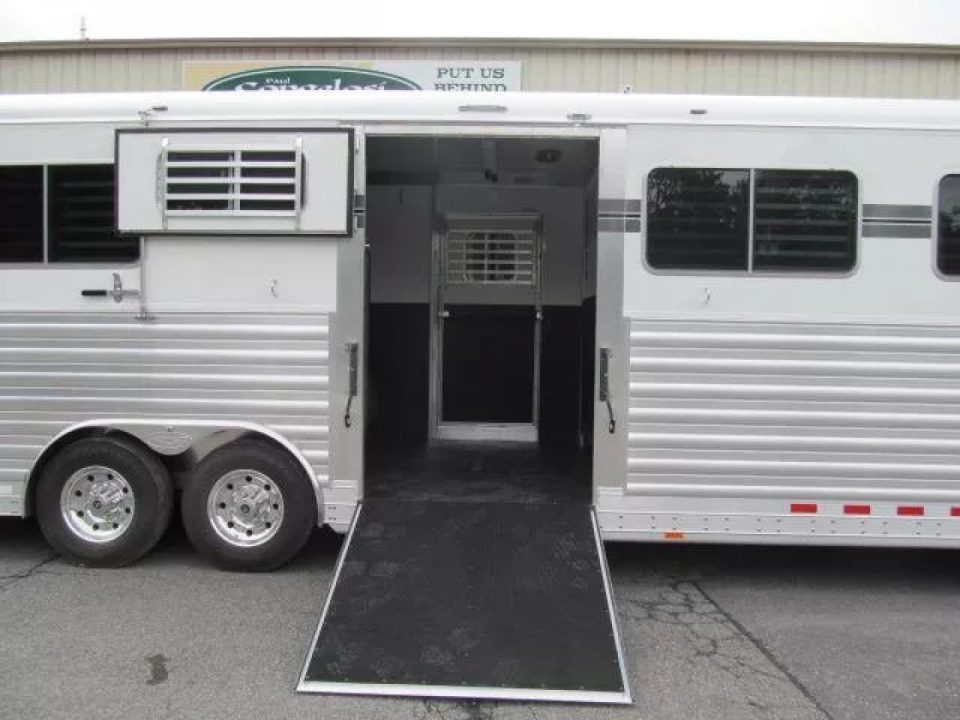 New 4-Star Trailers 6 Horse Head to Head with Dressing Room Horse Trailer