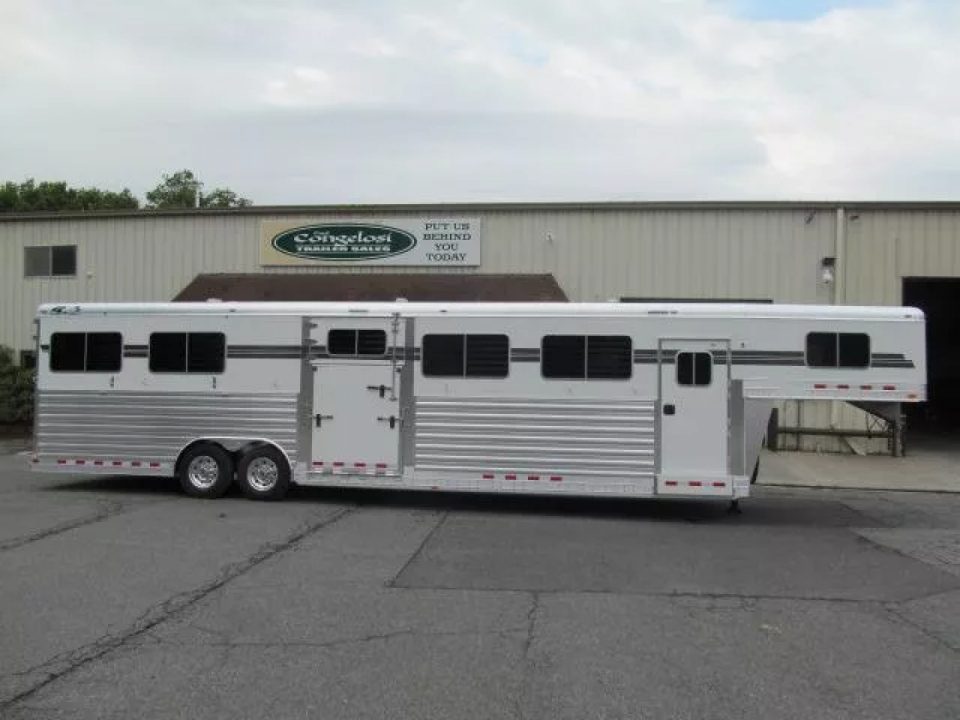 New 4-Star Trailers 6 Horse Head to Head with Dressing Room Horse Trailer