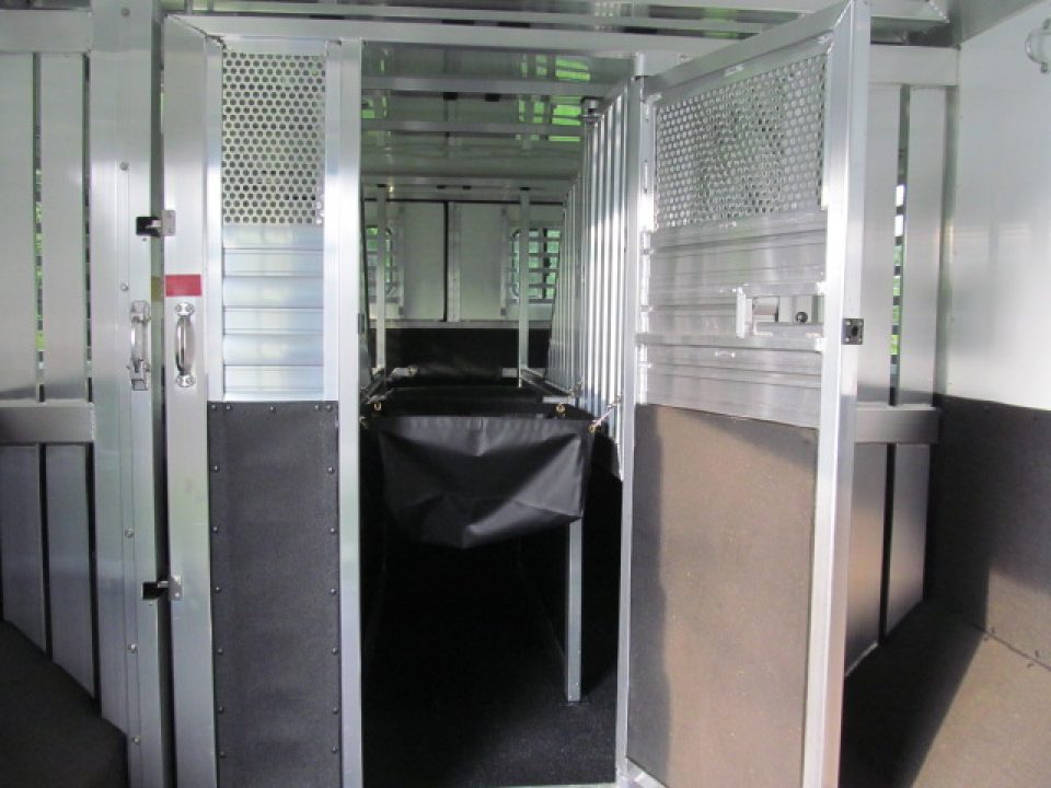New 4-Star Trailers 6 Horse Head to Head with Dressing Room Horse Trailer