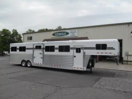 New 4-Star Trailers 6 Horse Head to Head with Dressing Room Horse Trailer