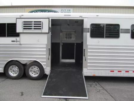 New 4-Star Trailers 6 Horse Head to Head with Dressing Room Horse Trailer