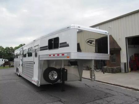 New 4-Star Trailers 6 Horse Head to Head with Dressing Room Horse Trailer