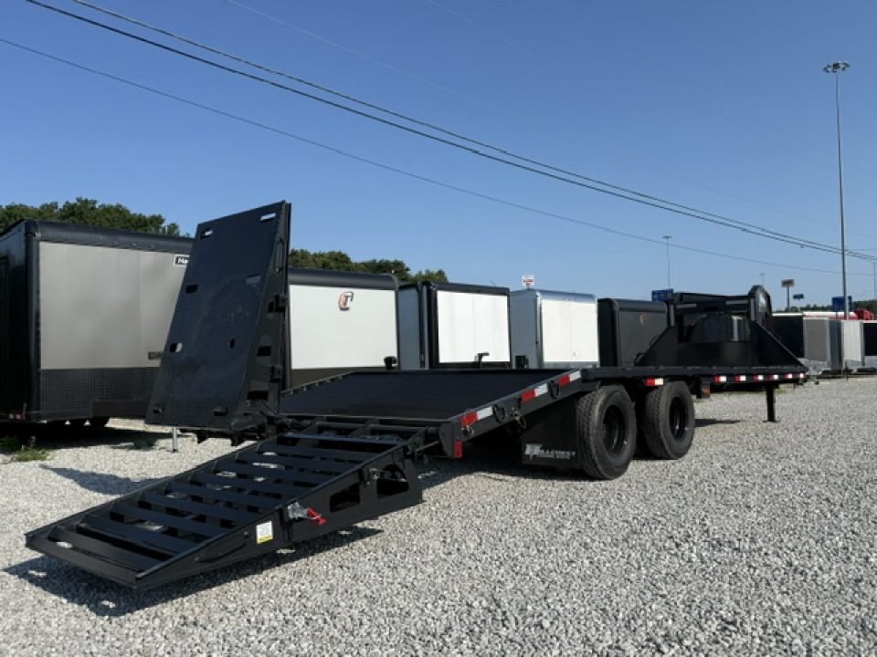 New HillCrest Gooseneck 20+5 25.9 W/ Max Ramp