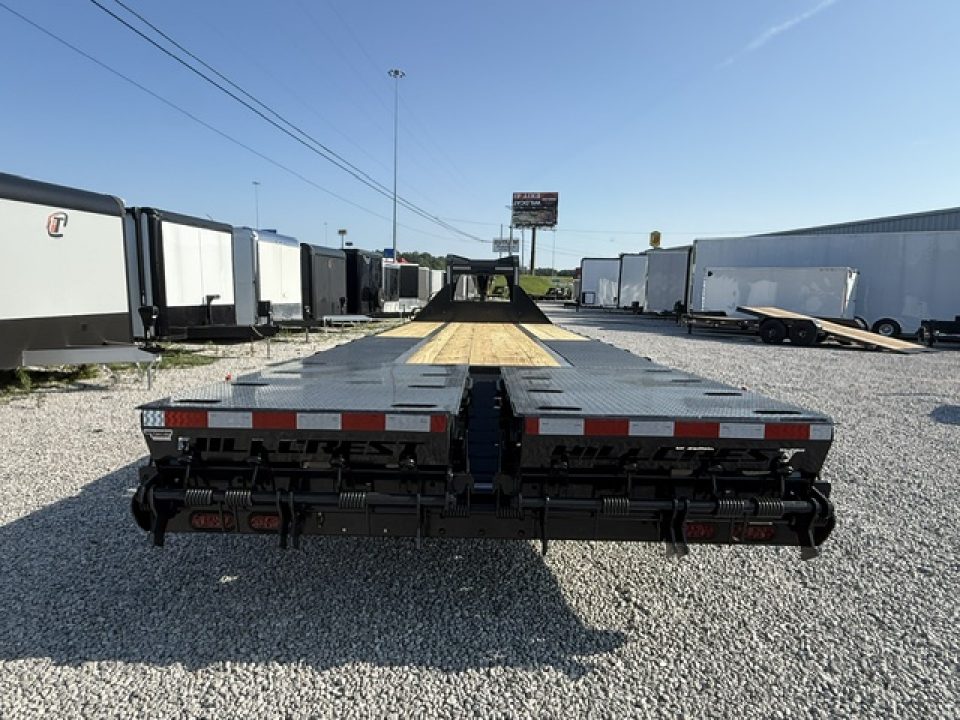 New HillCrest Gooseneck 20+5 25.9 W/ Max Ramp