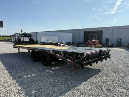 New HillCrest Gooseneck 20+5 25.9 W/ Max Ramp