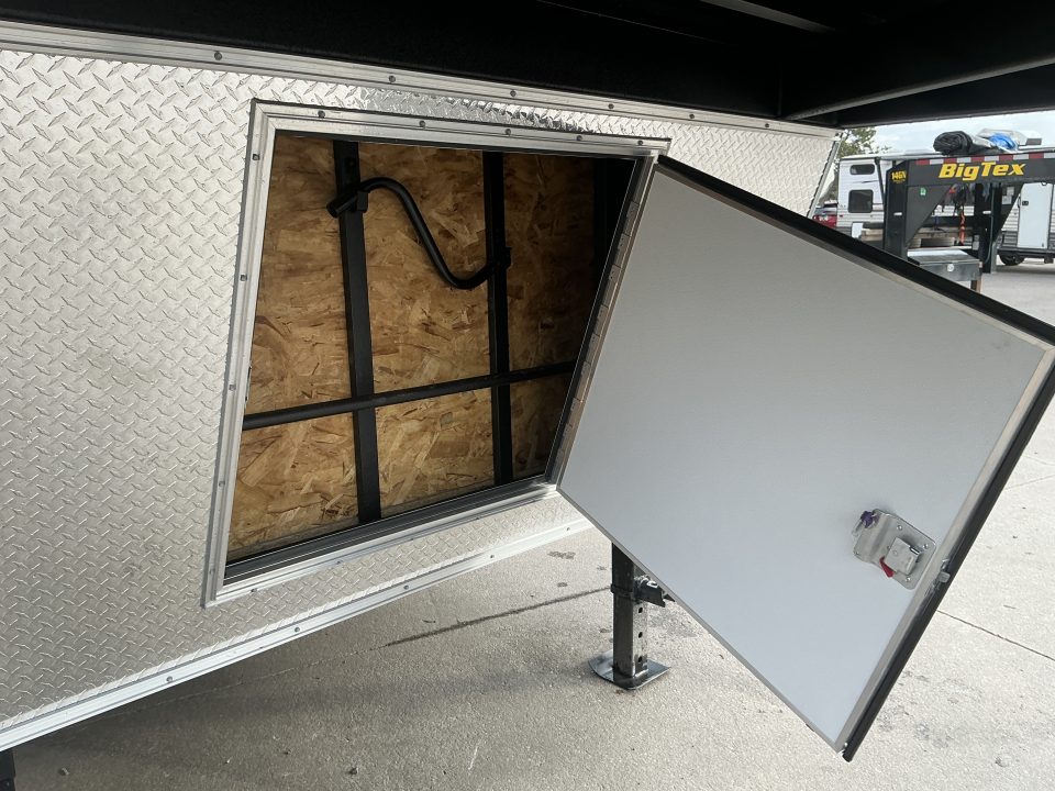 New 2027 H&H Trailers 8.5x24CRCHGNV-140 Cargo / Enclosed Trailer
