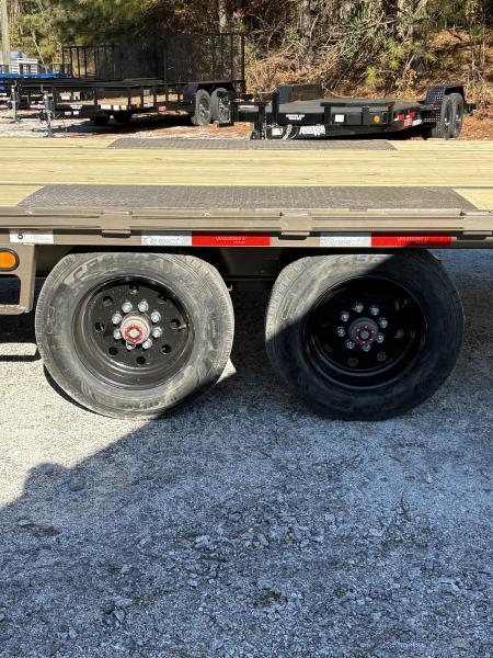 New 2027 Diamond C 8.5x22 Equipment, Full Bed Power Tilt, 23K GVWR DET 210