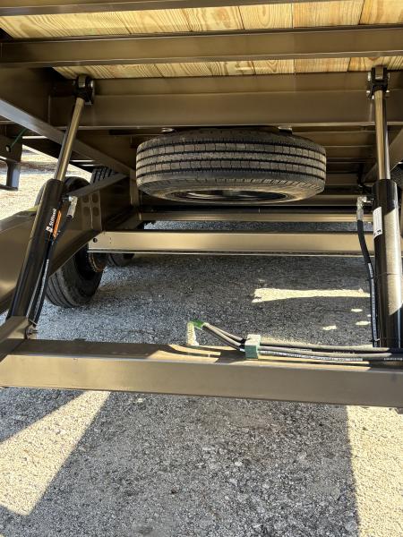 New 2027 Diamond C 8.5x22 Equipment, Full Bed Power Tilt, 23K GVWR DET 210