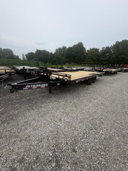 New 2027 PJ TRAILER DECKOVER F8202 102X20 TA  STRAIGHT DECK W/ SLIDE IN RAMPS (GVW:14000) BLACK