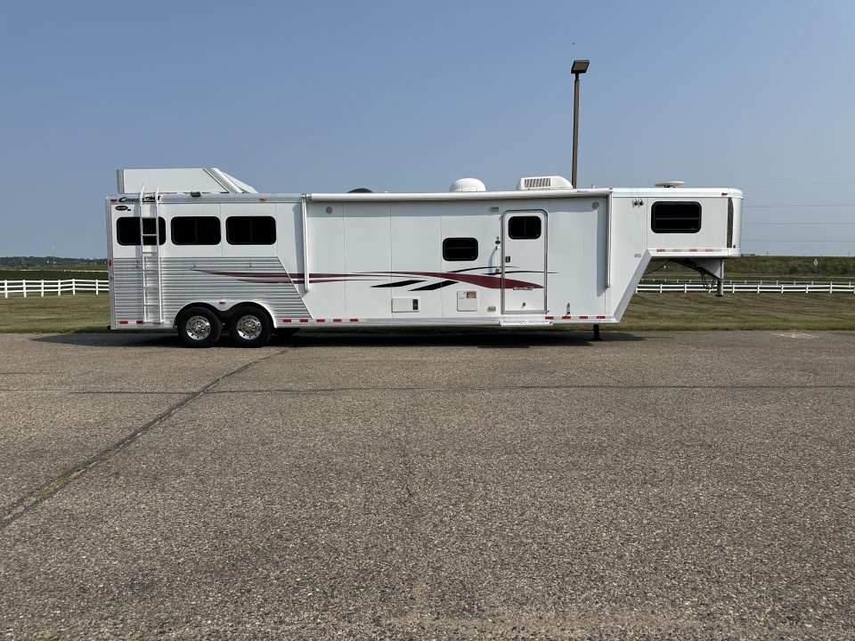 Used 2006 Cimarron Trailers 3H 15.5" LQ Horse Trailer