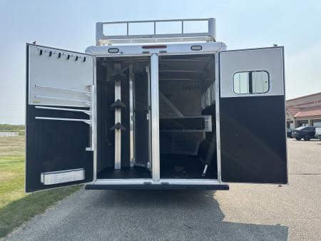Used 2006 Cimarron Trailers 3H 15.5" LQ Horse Trailer