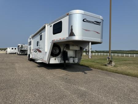 Used 2006 Cimarron Trailers 3H 15.5" LQ Horse Trailer