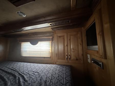 Used 2006 Cimarron Trailers 3H 15.5" LQ Horse Trailer