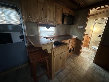 Used 2006 Cimarron Trailers 3H 15.5" LQ Horse Trailer