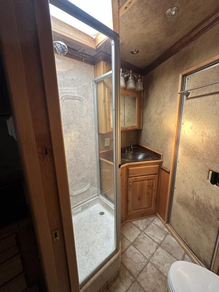 Used 2006 Cimarron Trailers 3H 15.5" LQ Horse Trailer