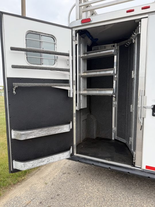 Used 2014 4-Star Trailers 3H 11' Trail Boss LQ Horse Trailer