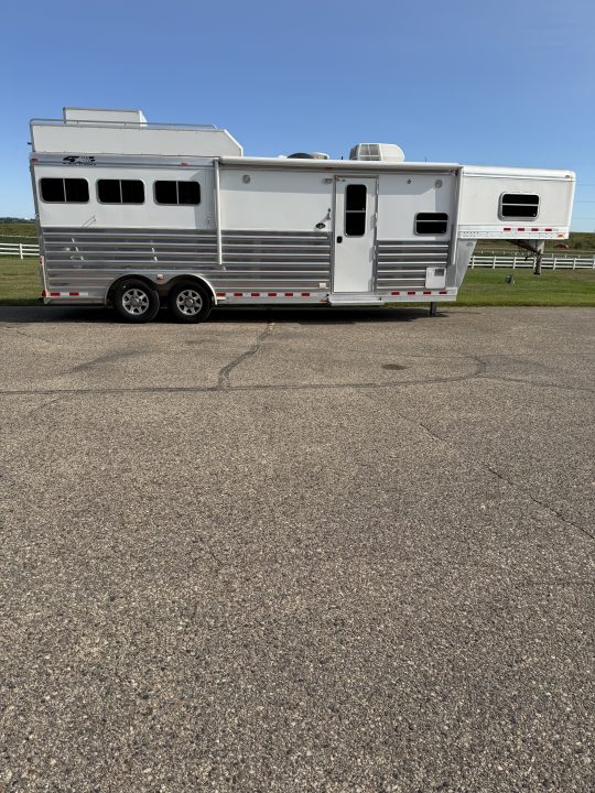 Used 2014 4-Star Trailers 3H 11' Trail Boss LQ Horse Trailer
