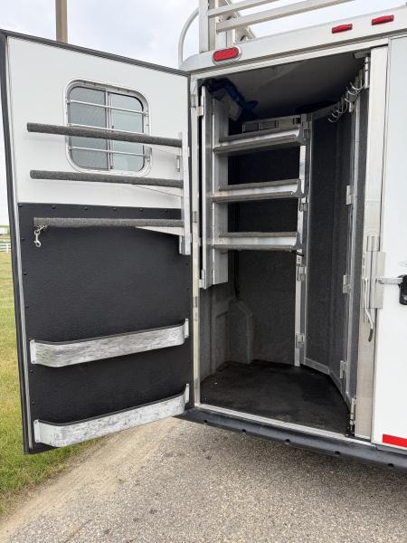 Used 2014 4-Star Trailers 3H 11' Trail Boss LQ Horse Trailer