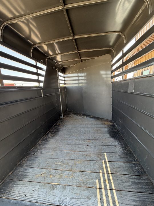 Used 2022 WW 2 HORSE Horse Trailer