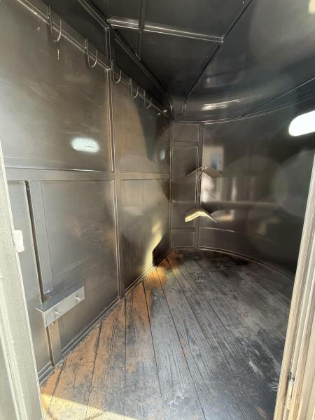 Used 2022 WW 2 HORSE Horse Trailer