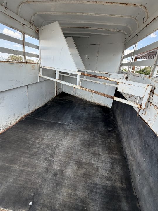Used 2001 CM Trailers DROVER Horse Trailer