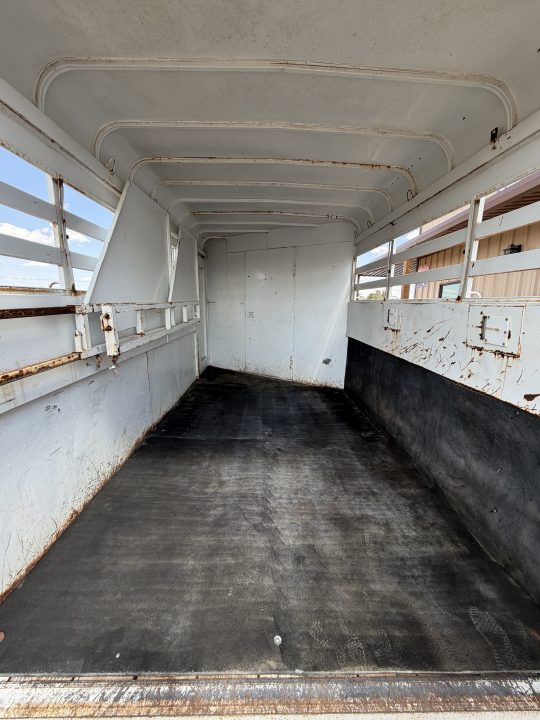 Used 2001 CM Trailers DROVER Horse Trailer