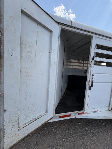 Used 2001 CM Trailers DROVER Horse Trailer