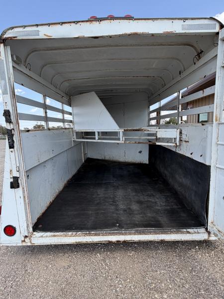 Used 2001 CM Trailers DROVER Horse Trailer