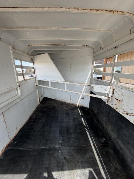 Used 2001 CM Trailers DROVER Horse Trailer
