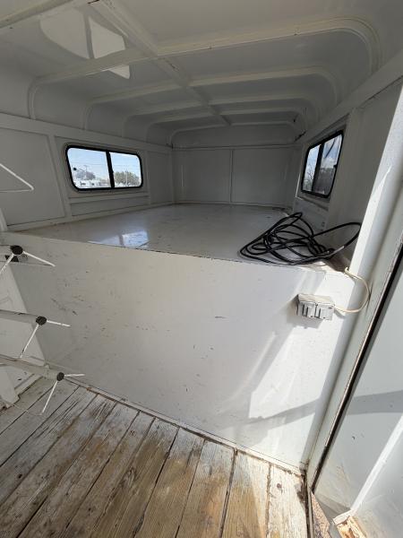 Used 2001 CM Trailers DROVER Horse Trailer