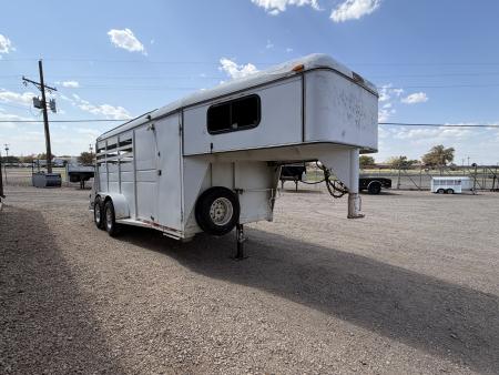 Used 2001 CM Trailers DROVER Horse Trailer