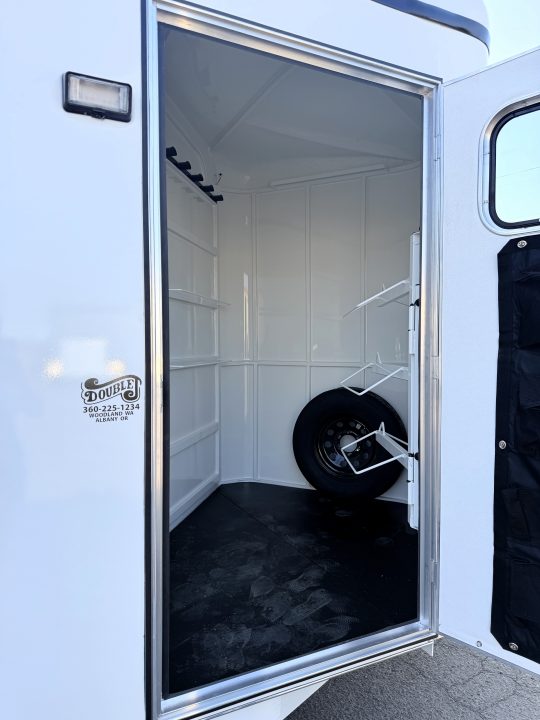 New 2027 Thuro-Bilt Liberty 3H Horse Trailer
