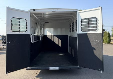New 2027 Thuro-Bilt Liberty 3H Horse Trailer