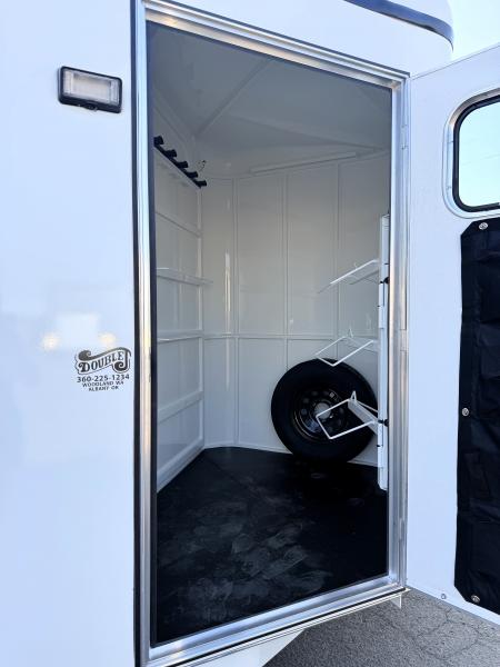 New 2027 Thuro-Bilt Liberty 3H Horse Trailer