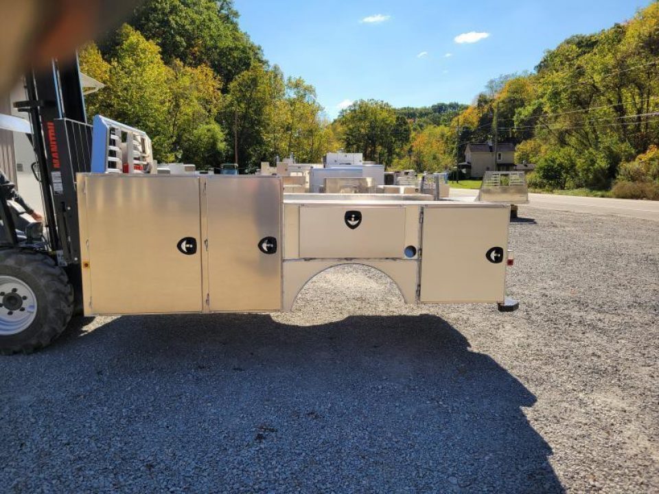 New Zimmerman Aluminum Gooseneck Service Body DRW 84" CA Cab and Chassis Advantage