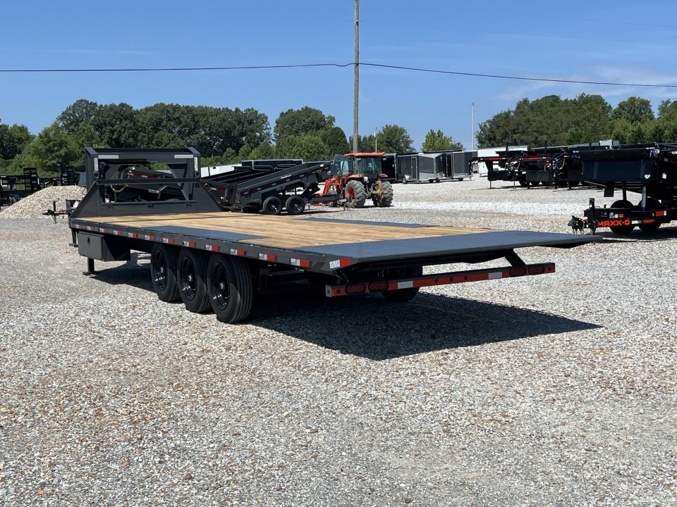 New 2027 Lamar Gooseneck Deckover Tilt | 102" x 26' 21K GVWR