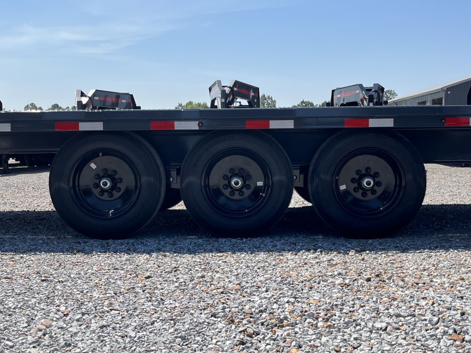 New 2027 Lamar Gooseneck Deckover Tilt | 102" x 26' 21K GVWR
