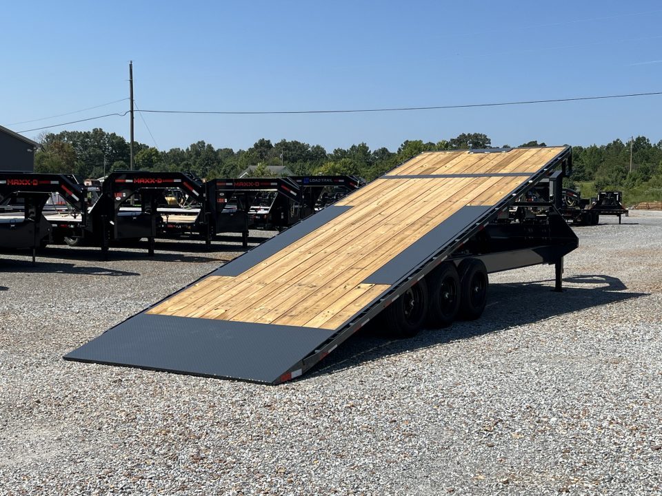 New 2027 Lamar Gooseneck Deckover Tilt | 102" x 26' 21K GVWR