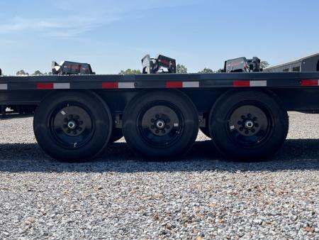 New 2027 Lamar Gooseneck Deckover Tilt | 102" x 26' 21K GVWR