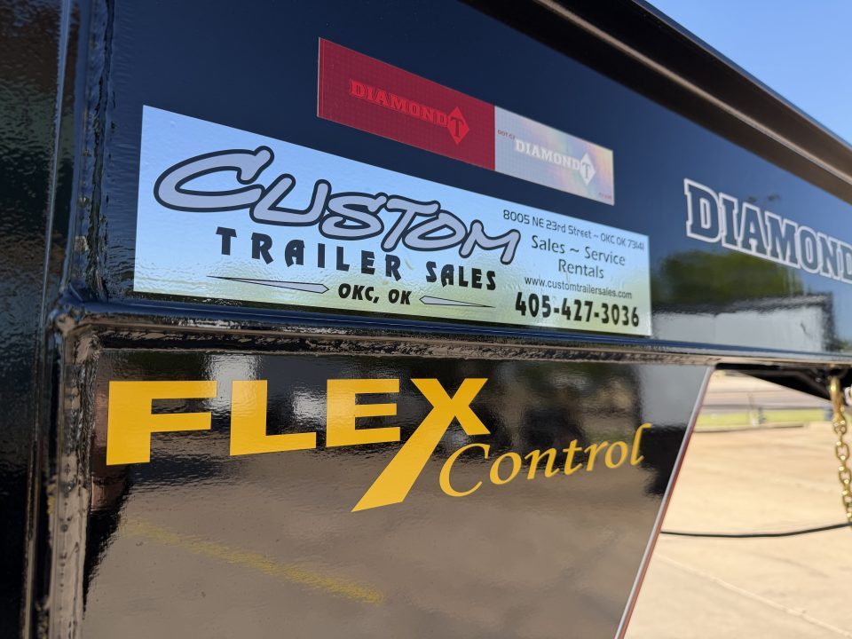 New #038460 2027 DIAMOND T DTF 32 X 102 DUAL TANDEM 24K FLATBED GOOSENECK W/ MAXX RAMPS