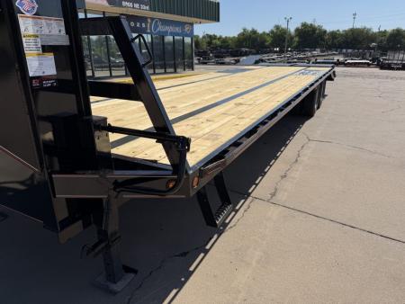 New #038460 2027 DIAMOND T DTF 32 X 102 DUAL TANDEM 24K FLATBED GOOSENECK W/ MAXX RAMPS