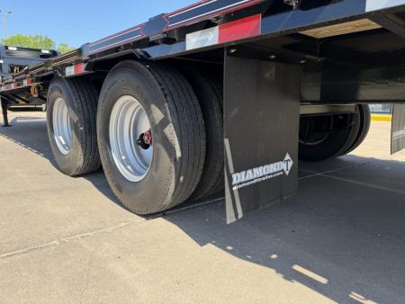 New #038460 2027 DIAMOND T DTF 32 X 102 DUAL TANDEM 24K FLATBED GOOSENECK W/ MAXX RAMPS