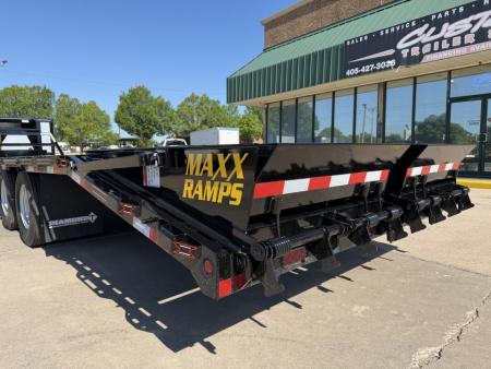 New #038460 2027 DIAMOND T DTF 32 X 102 DUAL TANDEM 24K FLATBED GOOSENECK W/ MAXX RAMPS