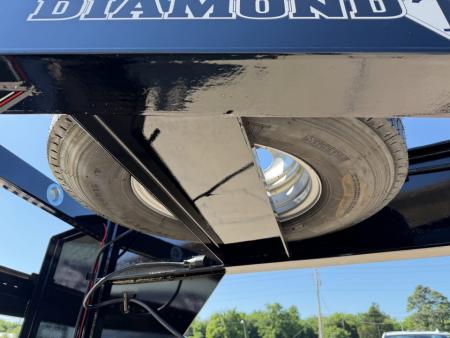 New #038460 2027 DIAMOND T DTF 32 X 102 DUAL TANDEM 24K FLATBED GOOSENECK W/ MAXX RAMPS