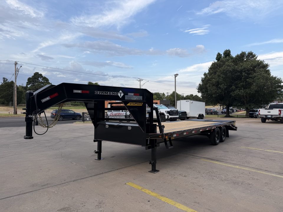 New #038461 2027 DIAMOND T SWF 25 X 102 TANDEM AXLE 14K FLATBED GOOSENECK W/ MAXX RAMPS