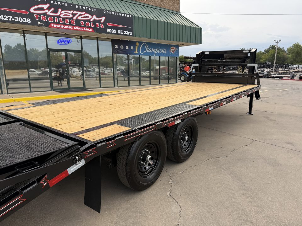 New #038461 2027 DIAMOND T SWF 25 X 102 TANDEM AXLE 14K FLATBED GOOSENECK W/ MAXX RAMPS